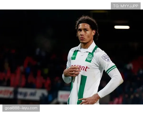 范戴克33岁宝刀未老：稳健表现引领足球新时代变革