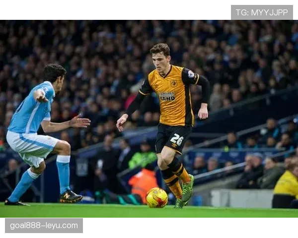 门兴闪电反击再显威力,进攻套路引热议 门兴闪电反击再显威力,进攻套路引热议