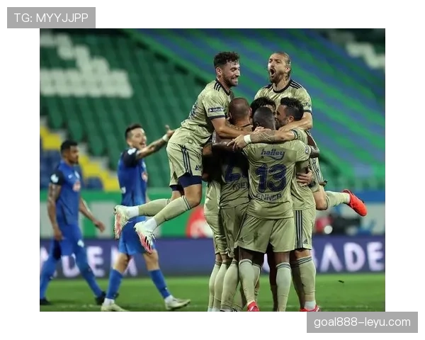 贾斯汀·克利福德闪耀英超赛场，关键表现助球队逆转取胜