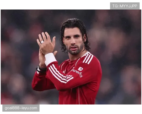 索博斯洛伊长传精准，本赛季表现稳健