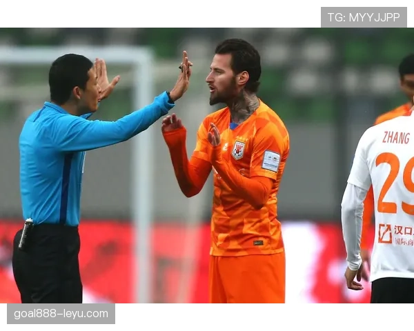 山东泰山进攻过度依赖克雷桑，体系问题对赛季走势形成制约